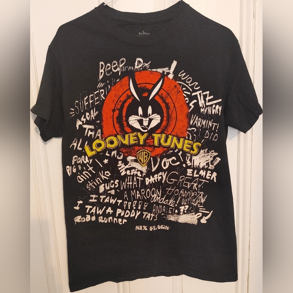 Looney Tunes Bugs Bunny shirt Six Flags graphic tee Warner Bros